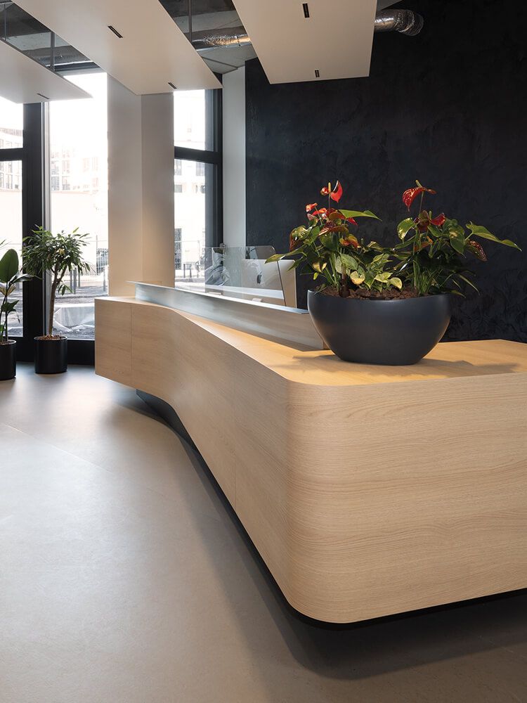 Designing offices and foyers with concept. As a general contractor, Display International merges design, functionality, and premium materials.