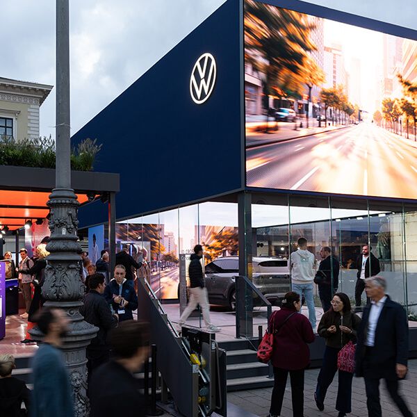 Volkswagen Messestand IAA Mobility 2025 – Display International realisierte den Messebau mit höchster Präzision und nachhaltigem Design in München.