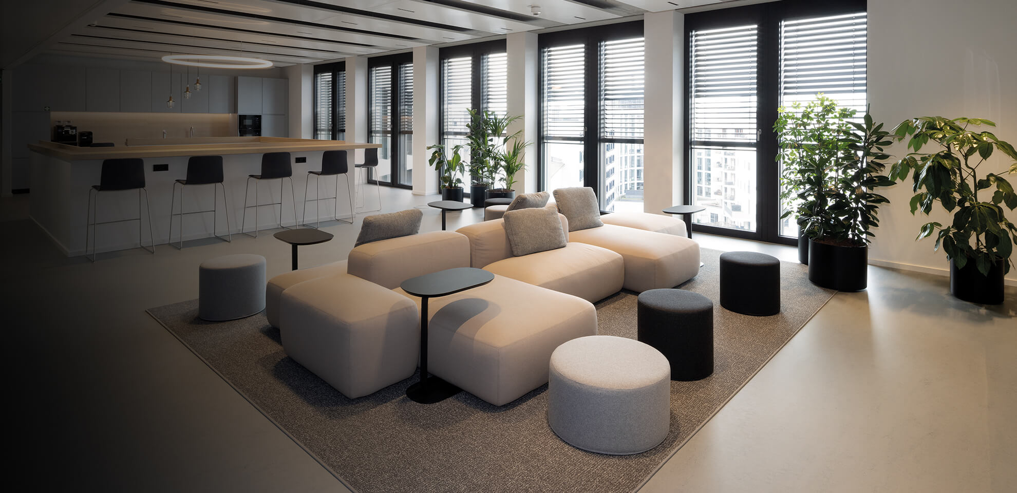 Office interior with design focus. Display International creates functional and representative spaces with a unique corporate style.