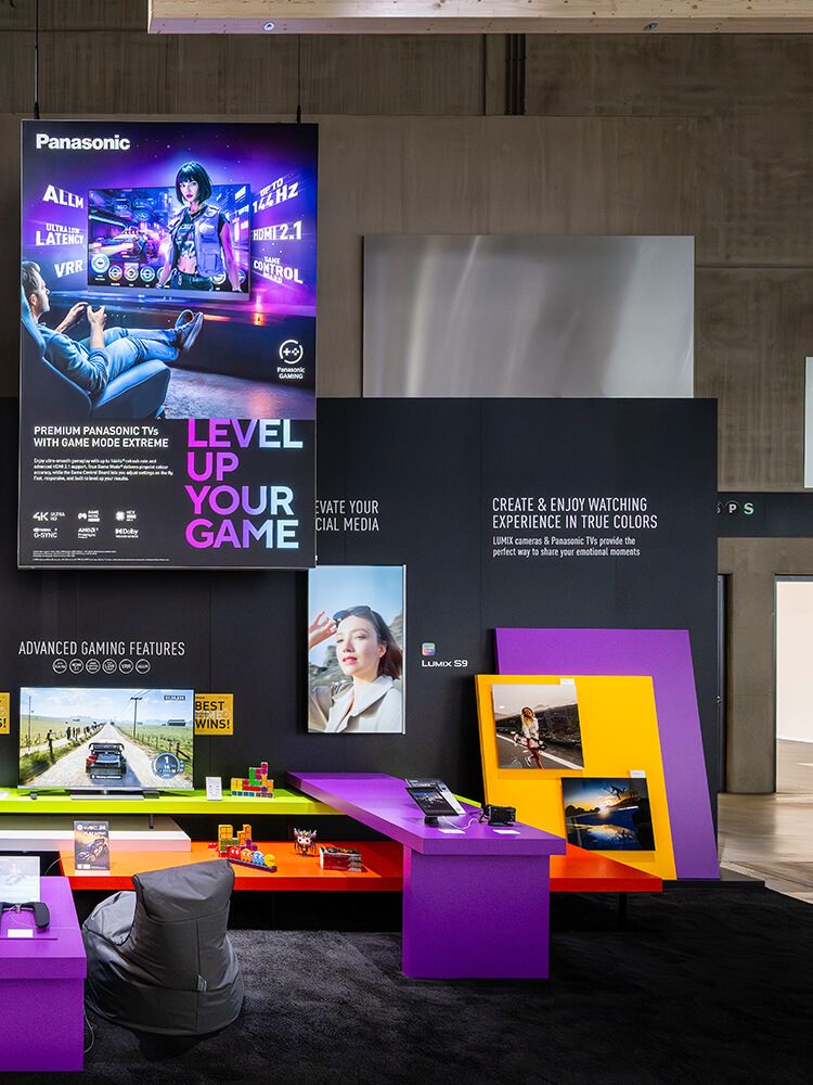 Exhibition design that evokes emotion. From concept to realization, Display International creates spaces that powerfully express brand identity.