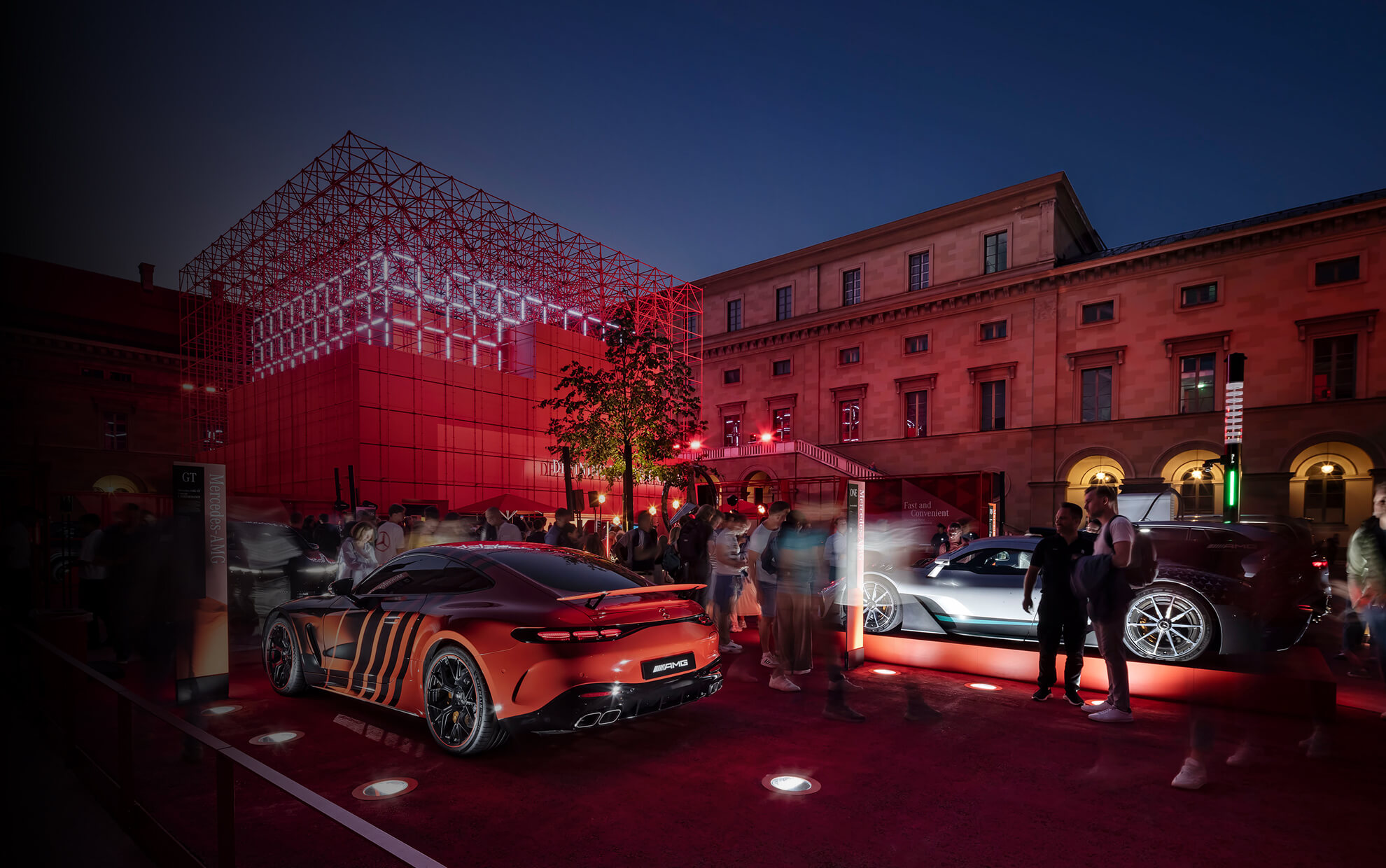 Individuelles Messedesign in München – moderner Messestand von DISPLAY INTERNATIONAL