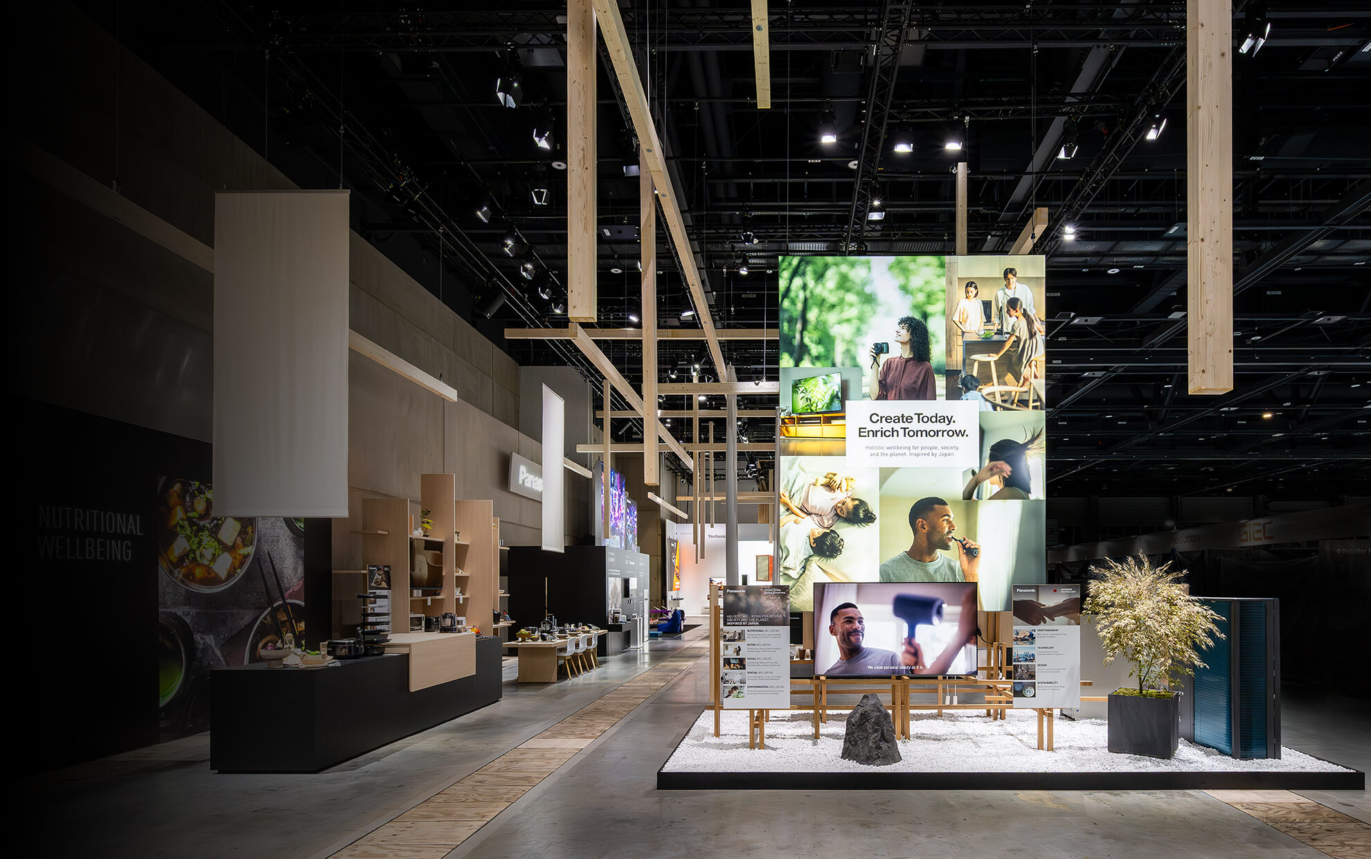 Hochwertiger Messebau und Messedesign von Display International – moderne Architektur und perfekte Markeninszenierung.