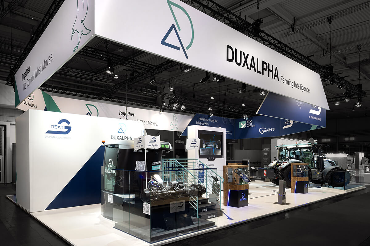 Interaktiver Messestand auf der Agritechnica: Erlebnisorientierter Messebau für maximale Aufmerksamkeit und Besucherbindung.