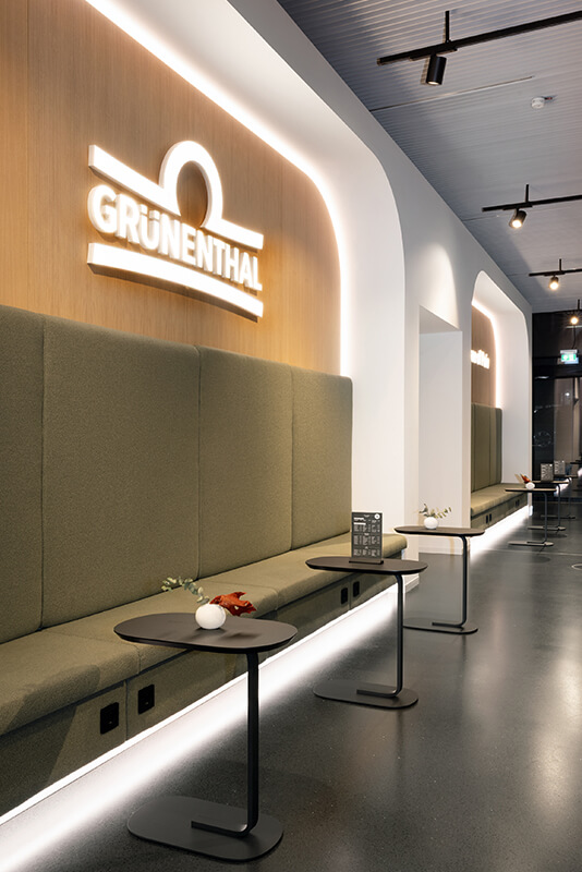 New Work space concept with flexible zones, lighting design and furniture, delivered by Display International in a full interior fit-out.