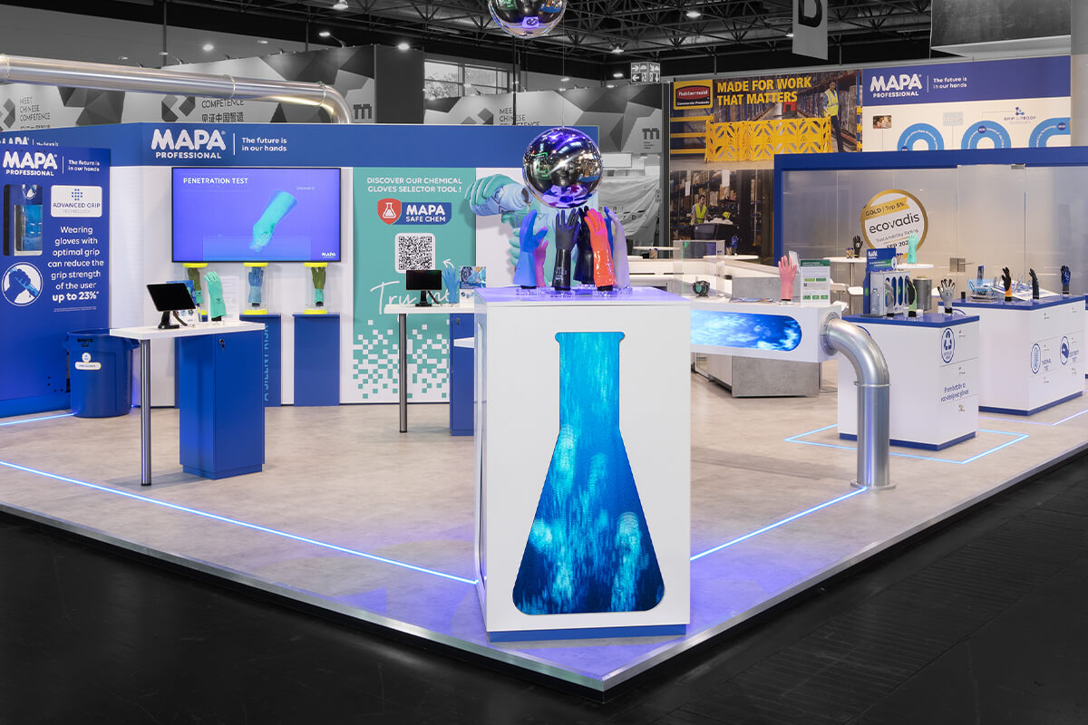 Detailaufnahme einer maßgefertigten Standarchitektur von Display International mit präziser Verarbeitung und edlem Finish.