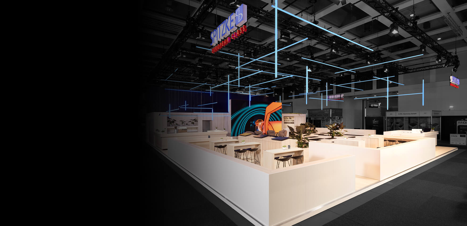 Moderne Messestandarchitektur für SPITZKE SE auf der InnoTrans 2026 mit offenem Standkonzept und klarer Markeninszenierung.