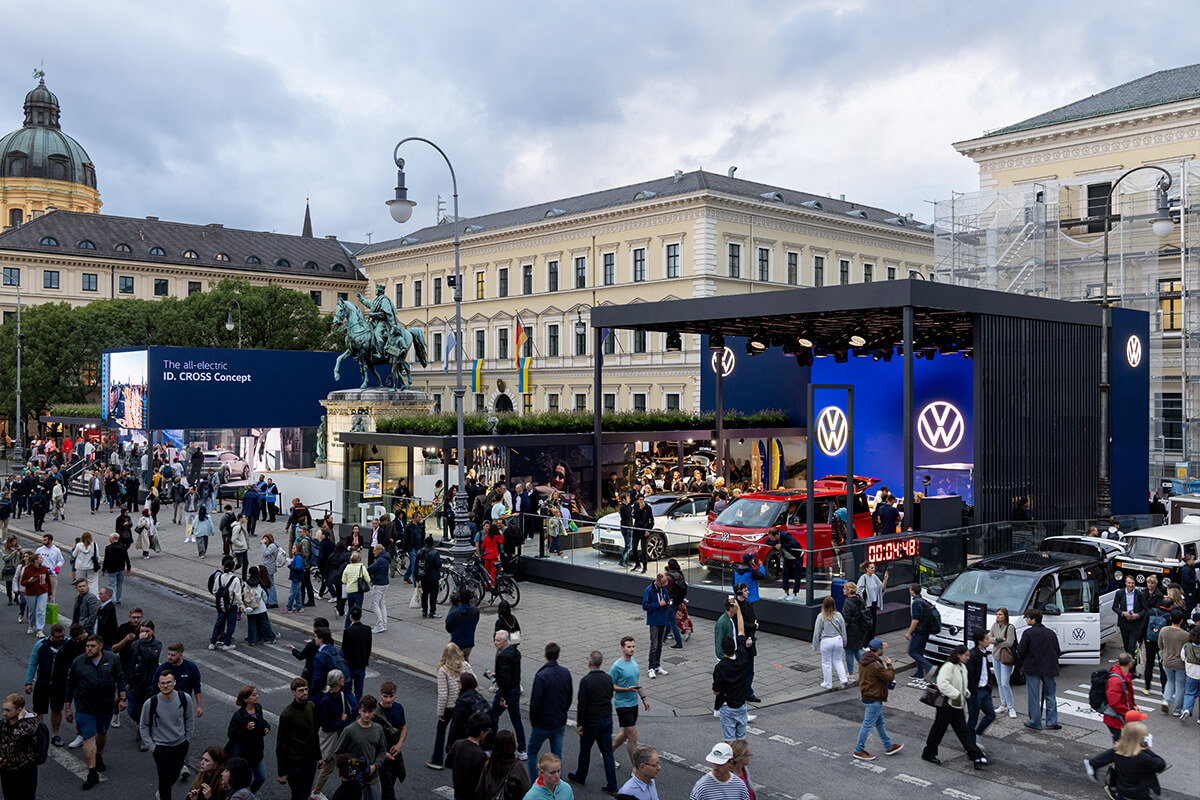 Nachhaltiger Messebau für Volkswagen. Display International gestaltete auf der IAA Mobility 2025 einen modernen, ressourcenschonenden Markenauftritt.