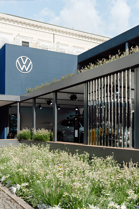 Beeindruckender Volkswagen Messestand auf der IAA MOBILITY 2025 in München – umgesetzt von Display International mit Präzision, Qualität und Leidenschaft.